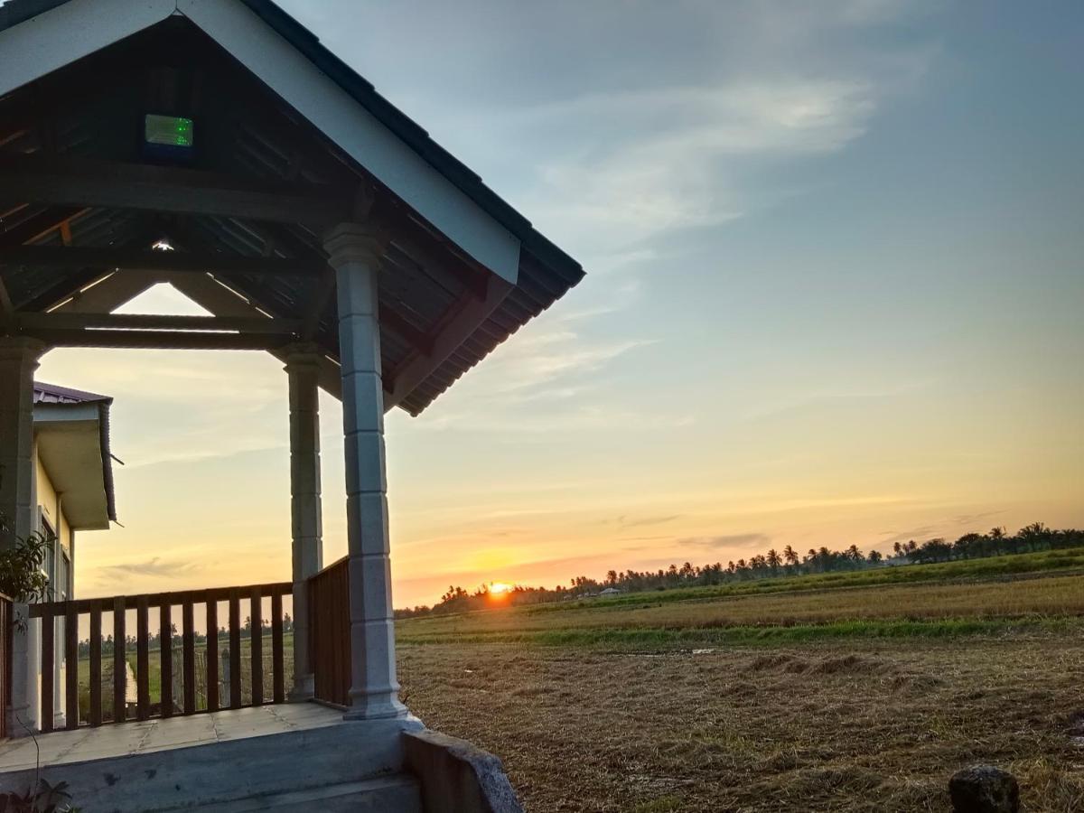 Kurau Inn Farmstay Kuala Kurau エクステリア 写真