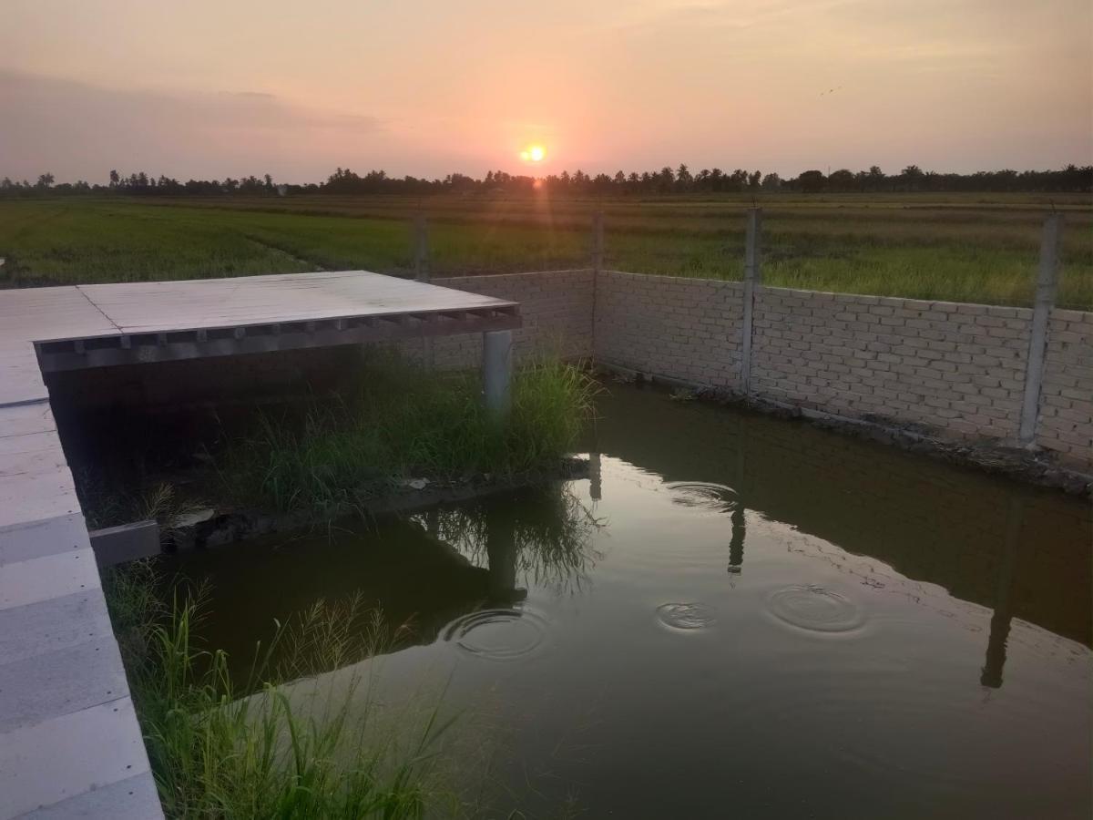 Kurau Inn Farmstay Kuala Kurau エクステリア 写真