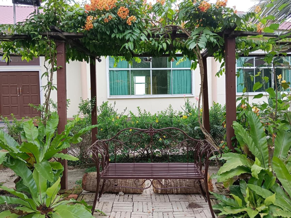 Kurau Inn Farmstay Kuala Kurau エクステリア 写真
